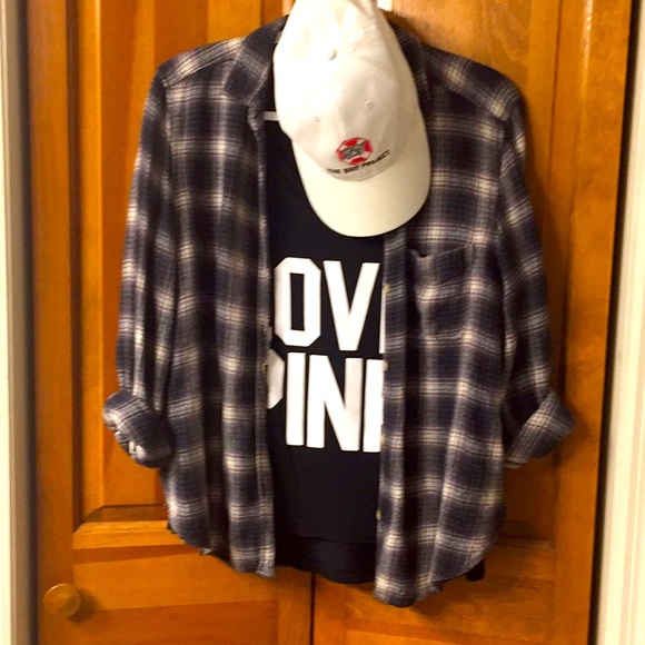 3/4 LENGTH V NECK 🖤 - Picture 3 of 3